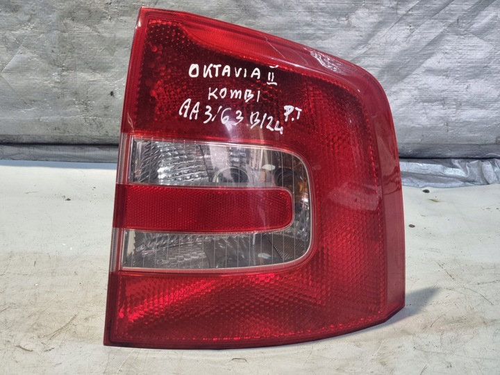 Licht rechts heck OE 1Z9945096 SKODA OCTAVIA II KOMBI