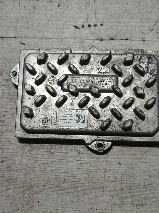 Peugeot 2008 II 2020 control unit / module of the lights Xenon