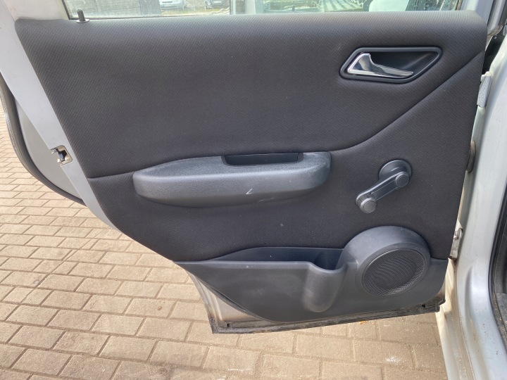 Mercedes A-KLASA W169 04-12 tapacír levá boční bok levý zadní záď