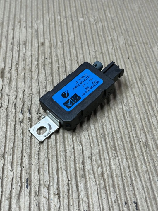 verstärker antenne Peugeot 2008 und 9673439280