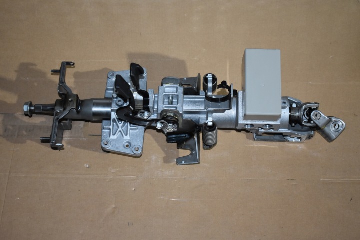 perfetto stato piantone sterzo usato NISSAN GT-R R35 1 9