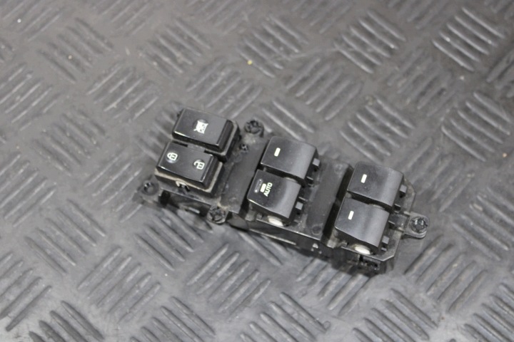 window control switch door left front 3C1490L1310 HYUNDAI TUCSON III 3