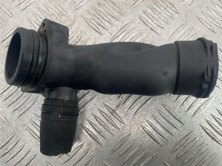 tubo Tubazione d’acqua MERCEDES E200 CGI W212 A2712002056 M271.860