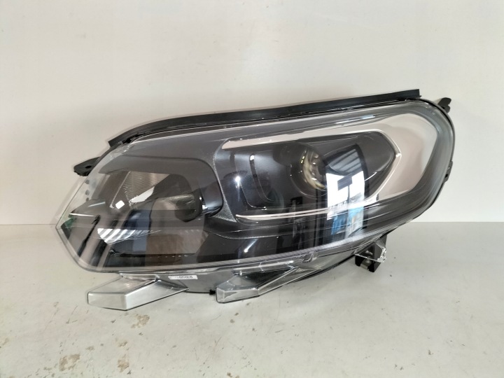 Licht vorne reflektor links CITROEN JUMPY III 16- SAPCETOURER XENON