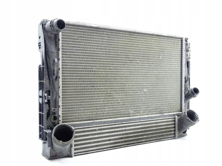 KOMPLET radiatore Radiatore motore usato radiatore intercooler BMW 1 E87 2.0 D 781025801