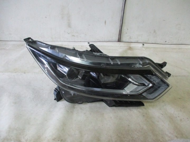 light right front front Nissan Qashqai II 2 lift 17r- 100-19009