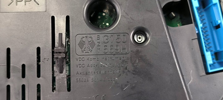 ZEGAR 1U0920801J SKODA OCTAVIA OG LIFT 9