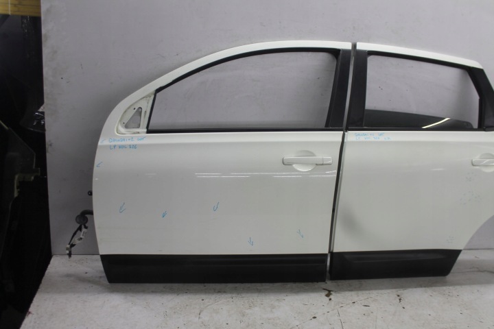 Portière Gauche Avant Avant NISSAN QASHQAI+2 J10 LIFT des roues. 326 09-13