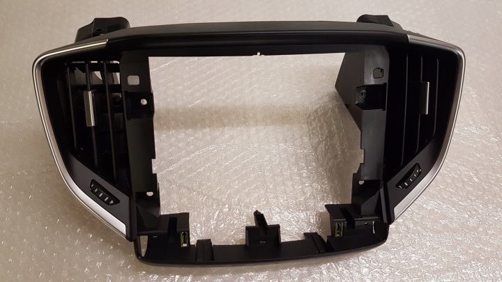 frame WYSWIETLACZA MASERATI GHIBLI 6700663920