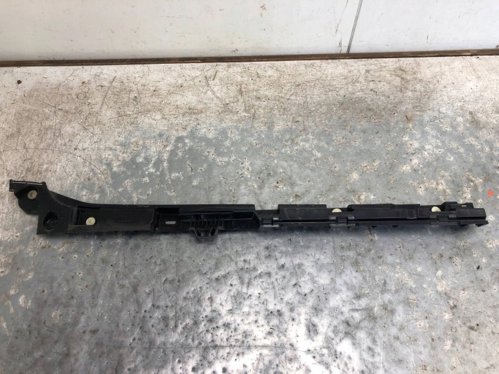 Supporto MINIGONNE Destra posteriore BMW F10 LCI 7204022