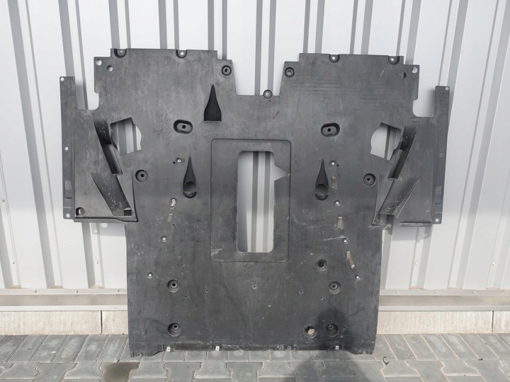 FERRARI 488 GTB COUVERCLE, COUVERTURE COUVERTURE TABLIER MOTEUR SOL ARRIÈRE