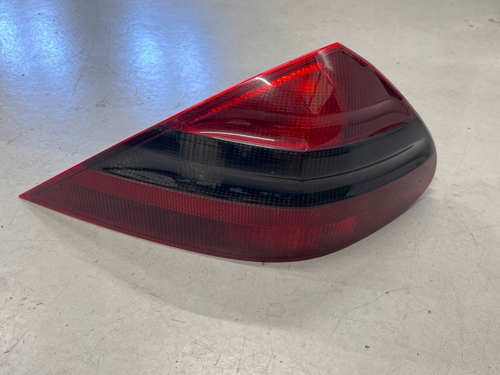 MERCEDES R230 SL 500 SL 230 AMG right light rear rear part A2308200864