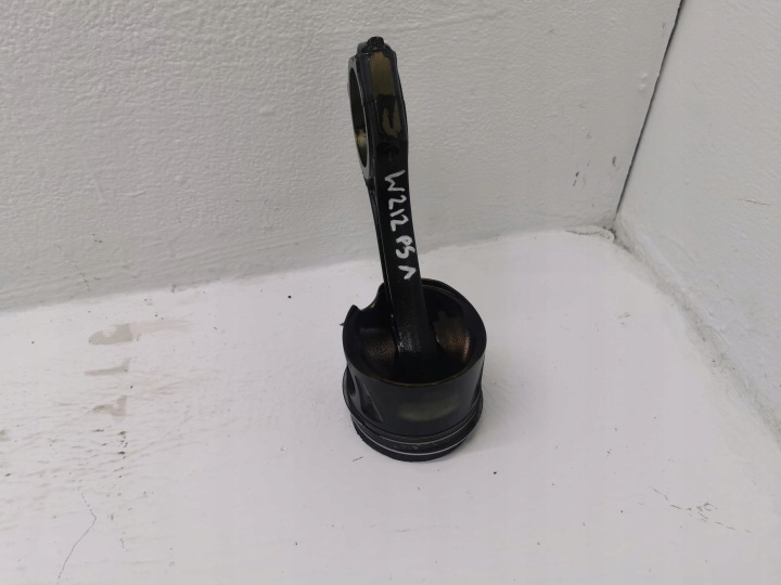 piston connecting rod MERCEDES E-KLASA W212 2.2 CDI 651900