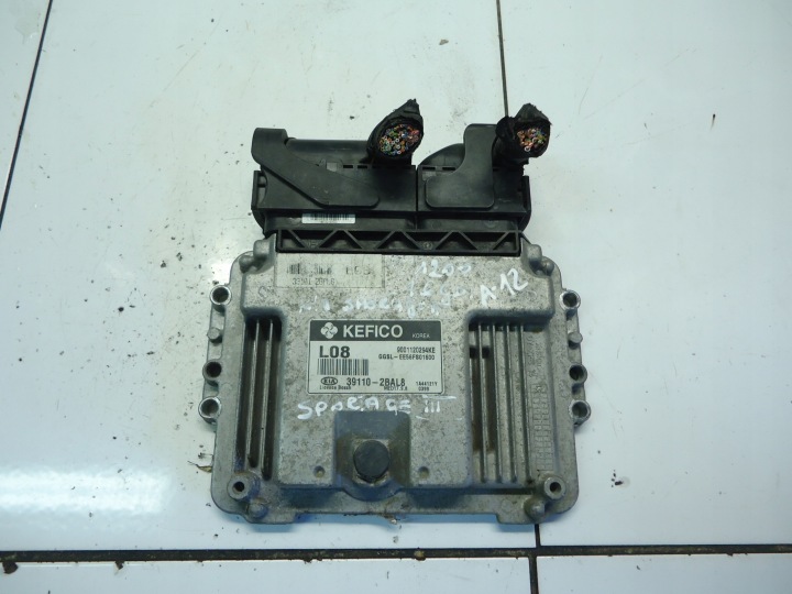 KIA SPORTAGE III HYUNDAI G4FD 1.6GDI Computer Bedienteil 39110-2BAL8