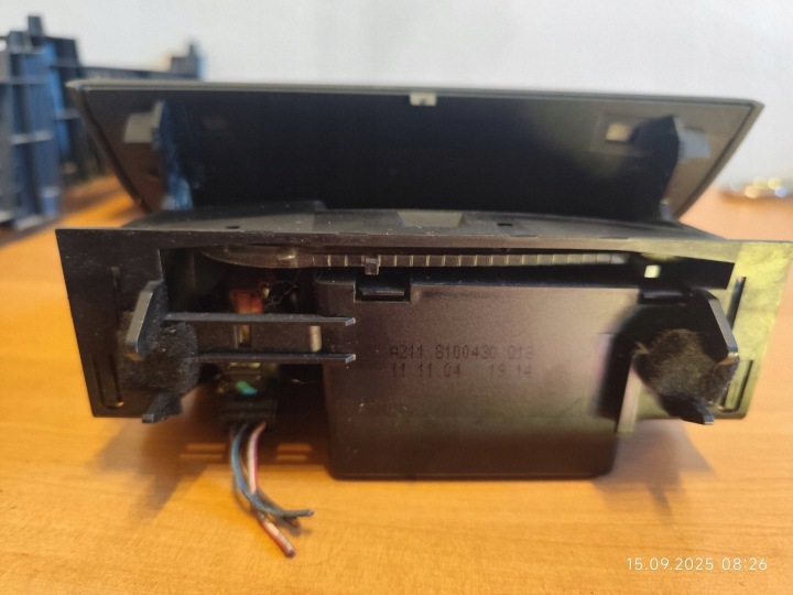 Ashtray Storage Mercedes W211 A2118100430 9