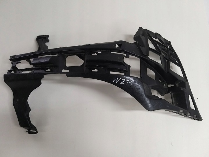 MERCEDES-BENZ E W211 Halter stoßstangenführung rechts vorne A2118800452