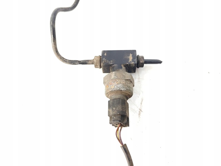 ROZDZIELACZ RUREK HAMULCOWYCH AUDI A6 C6 4F0611755C