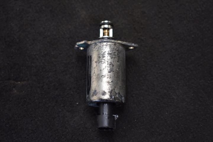 parfait état électrovalve SERVOTRONIC de la direction MASERATI GRANTURISMO M145 1