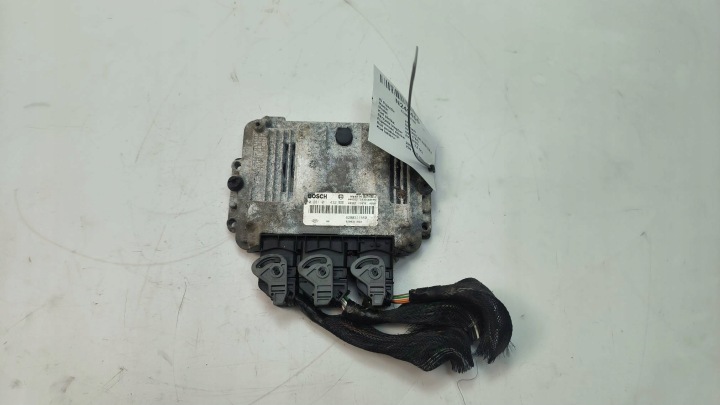 computer of the engine ECU 8200311550 NISSAN INTERSTAR MASTER II
