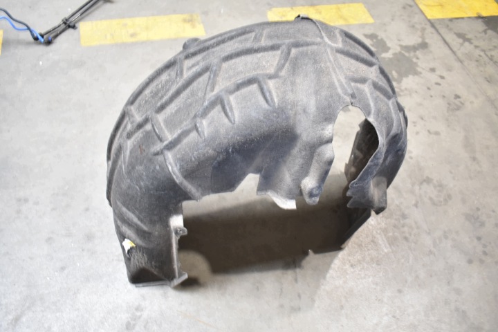 IDEALNE podblatník záď zadní pravé AUDI A5 B10 1