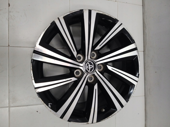 TOYOTA COROLLA E21 LIFT CERCHIO di alluminio R 17 7.5J ET40
