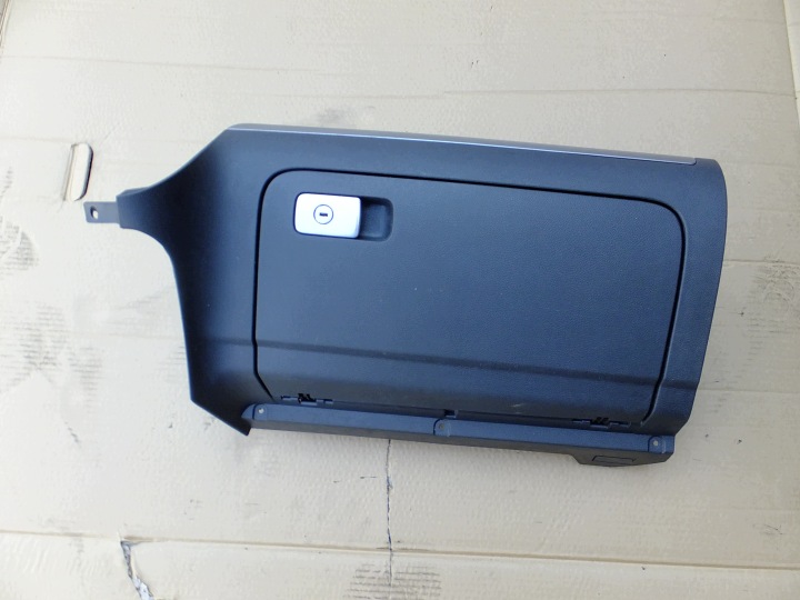 passenger compartment of the passenger vw golf V 2007r EUROPA