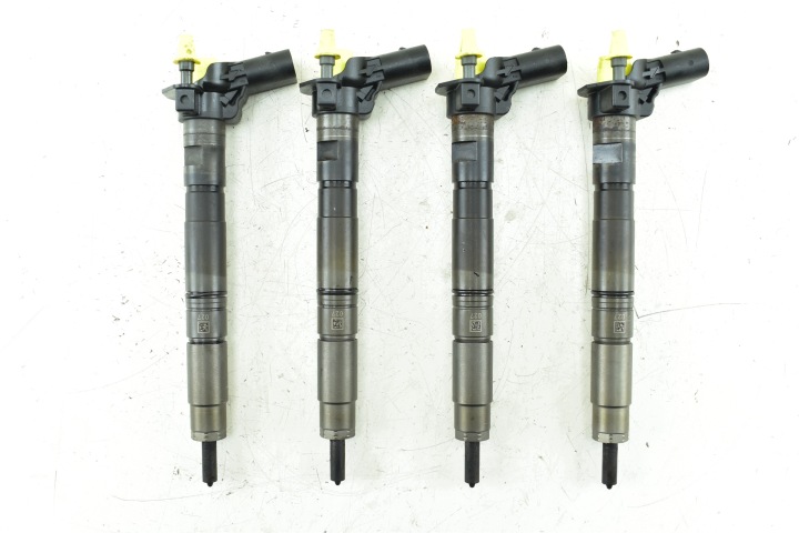 einspritzdüse pumpe-düse-einheit VW PASSAT B7 GOLF VI AUDI A3 8P SEAT LEON II 2.0 TDI 03L130277
