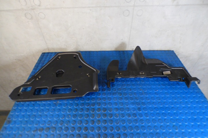 copertura GREMBIALINA del cruscotto consolle inferiore Destro sinistra 32297082 31688746 stBDB VOLVO XC60 II
