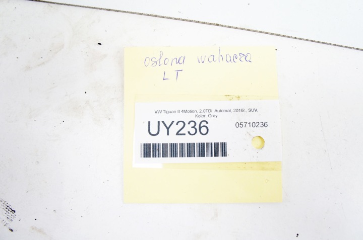 UY236 VW Tiguan II Wahacz capa traseiro esquerdo 5Q0511533A 5