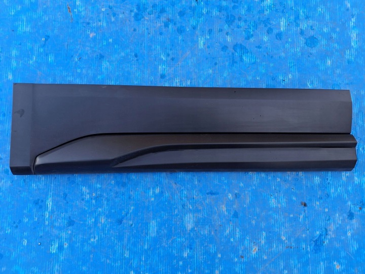 moulding for door right rear. AUDI Q5 II LIFT 2020R->