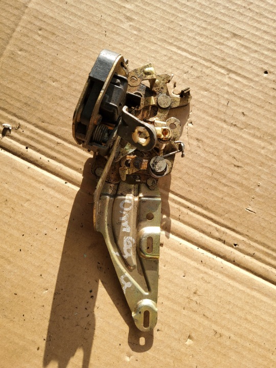 de la Serrure Portière Droite Arrière OPEL OMEGA A 90229916 OE EU
