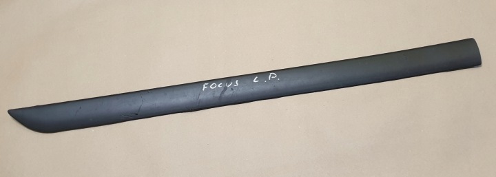 lišta dveře levý předek FORD FOCUS 98AB-F20939-AEW OE