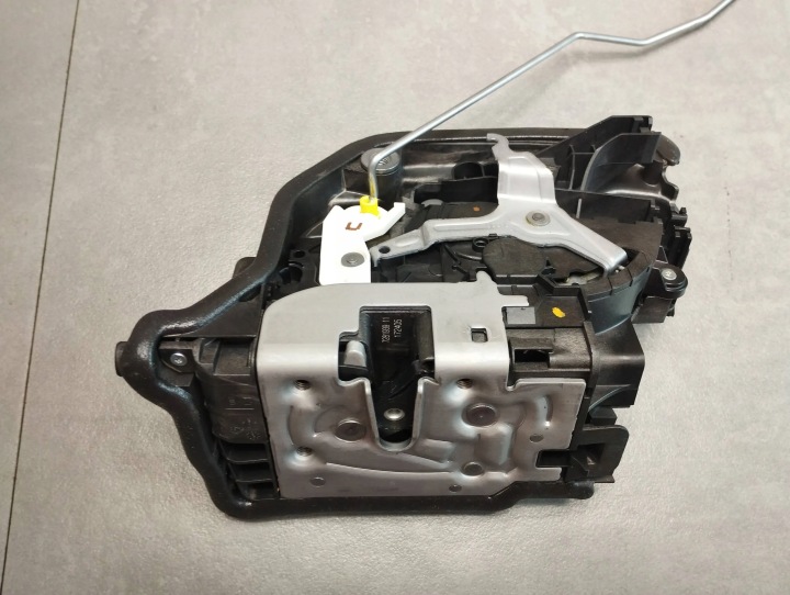 BMW X1 F48 lock left rear part 7281939