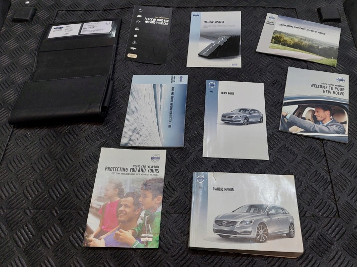 INSTRUKCJA OBSLUGI KSIAZKA ANGIELSKA ETUI VOLVO V60 a LIFT
