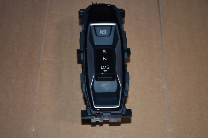 IDEALNY PANEL zmeny prevodov kulysa ovladac AUDI A5 B10 1
