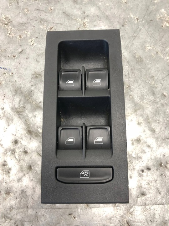 PANEL PRZYCISKI Vitre Gauche Avant SKODA OCTAVIA III VRS KOMBI 5E0959857