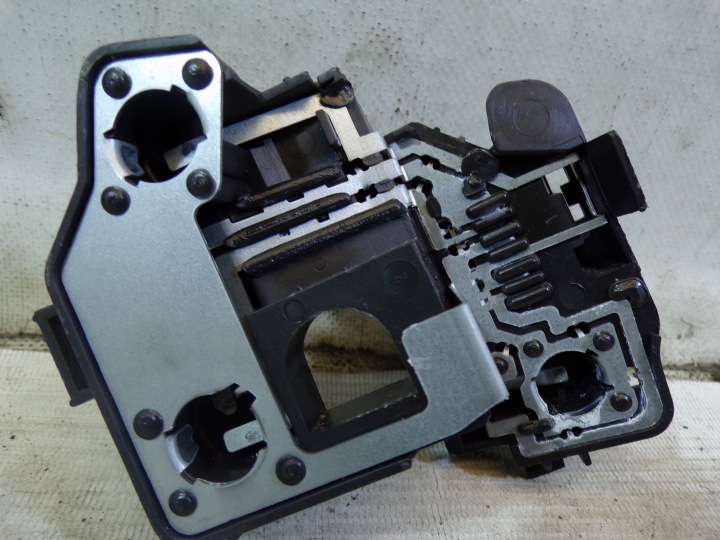 light housing of the rear LEWEJ left PEUGEOT 206 LIFT (3)