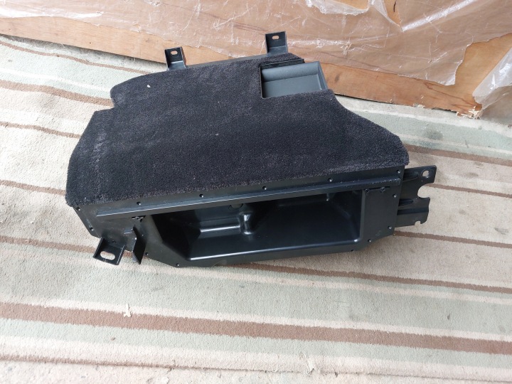 Lautsprecher NISKOTONOWY SUBWOOFER ASTON MARTIN VANTAGE 16r 9G33-18808-GA