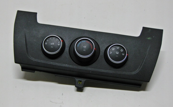 RENAULT MASTER III PANEL ovladac klímy 275106521R