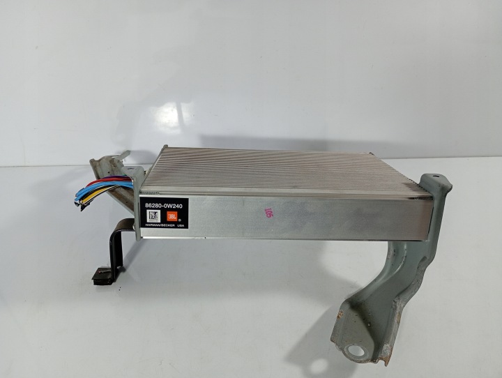 Toyota Prius Hybrid 2 II 03-09 amplifier radio OE 86280-OW240