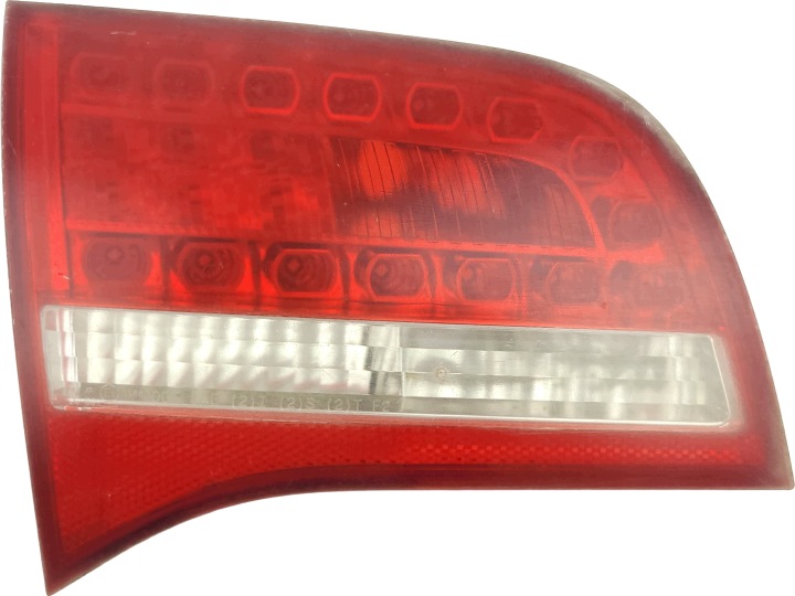 AUDI A6 C6 LIFT Licht LEDOWA LED links für die Heckklappe KOMBI AVANT 4F9945093E