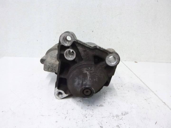 önindító Renault Laguna II FL Megane II Scenic II 2.0 B Bosch 8200724805