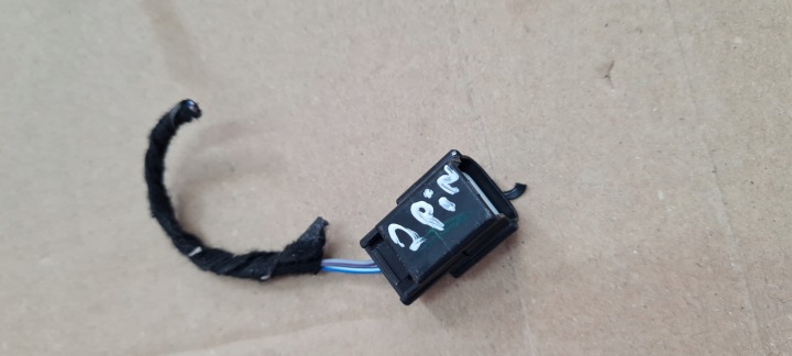 MUSTANG VI LIFT GT KOSTKA zástrčka ZLACZE 2 PIN FORD