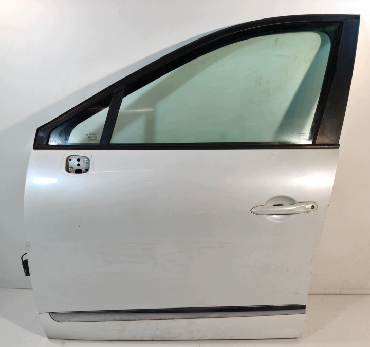 dveře levé přední kod lakieru 369 RENAULT Scenic 3 III 09-16