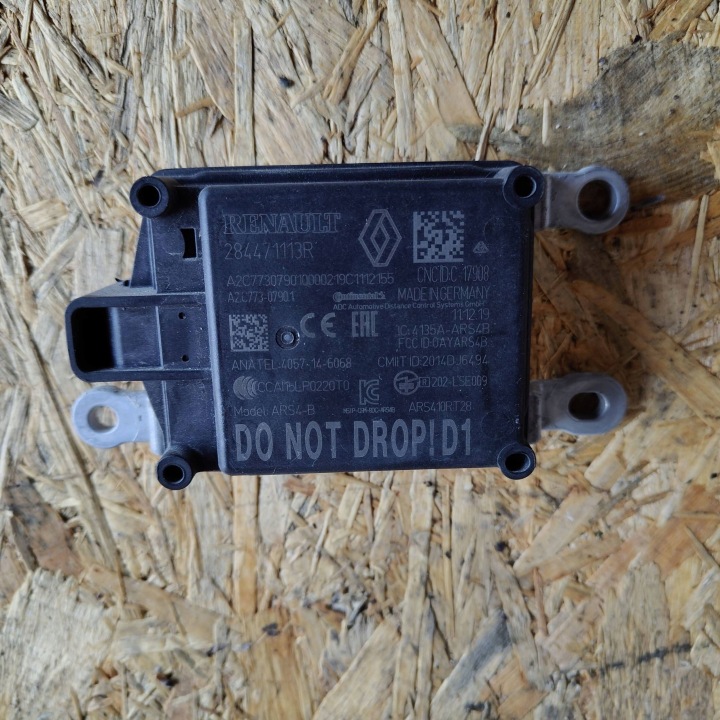 Radar tempomatu aktywnego Renault Clio V 284471113R
