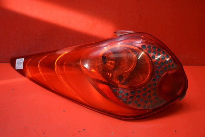 feu gauche arrière arrière 9680158080-02 PEUGEOT 207 1 et SW KOMBI 06-09