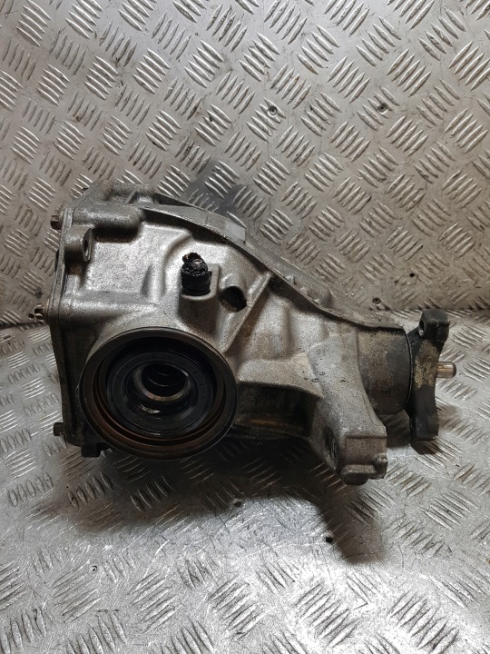 differenziale posteriore MERCEDES-BENZ C-KLASA W206 A2233510200 2.647