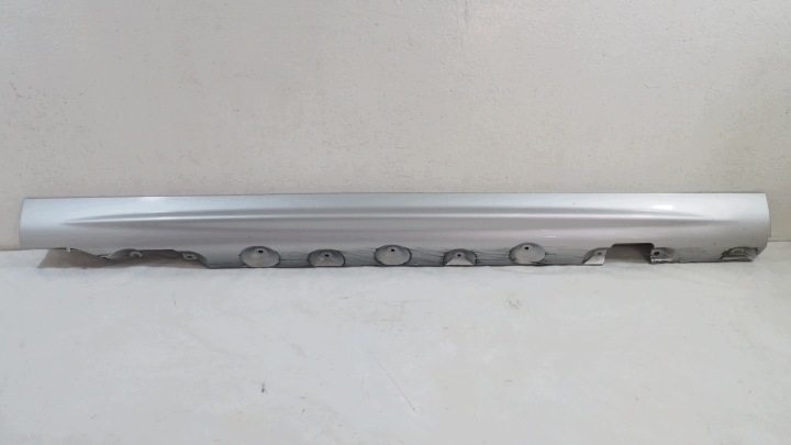 BMW 3 E46 moulding threshold right 8226118