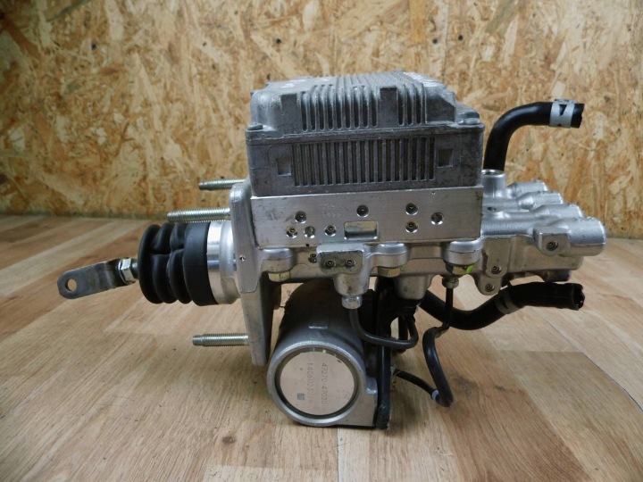 Toyota Auris II Servofreno booster 4721012140