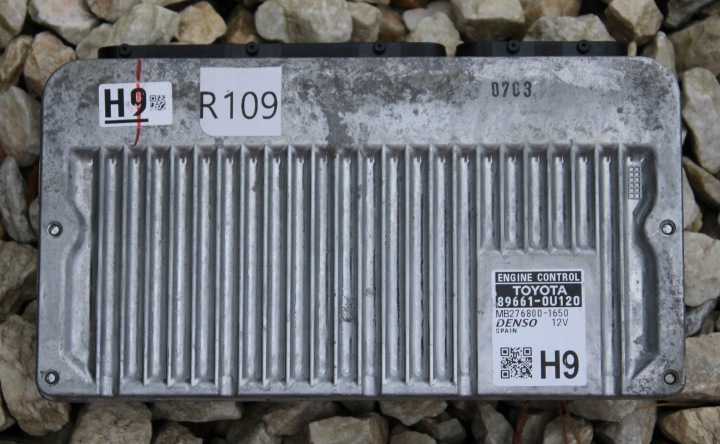 TOYOTA YARIS ECU 89661-0U120 MB276800-1650 KOMPUTE